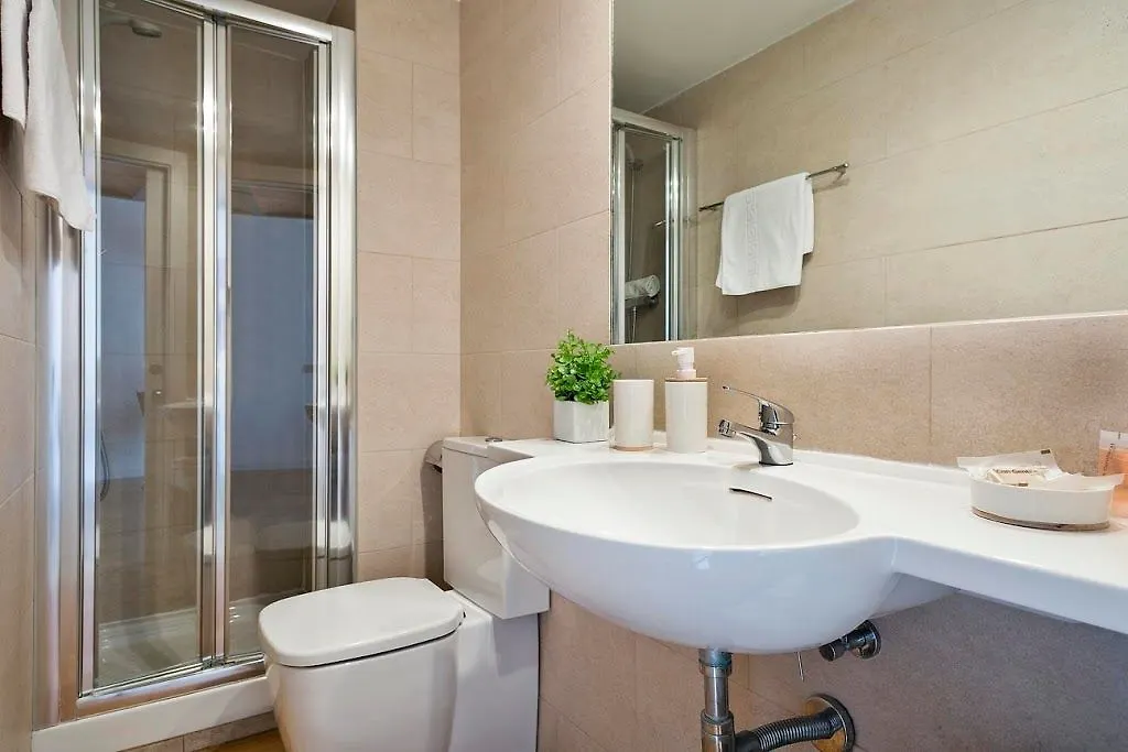 Golden Tulip Victoria Bucharest