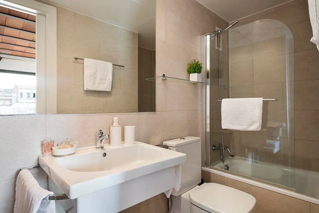 Apartment Golden Tulip Victoria Romania
